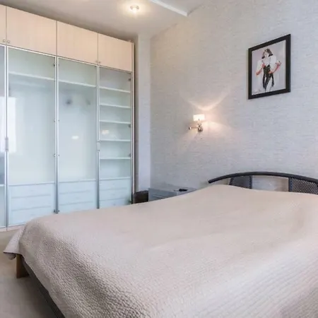 Центр. Лифт. Кондиционер. Apartament Mińsk